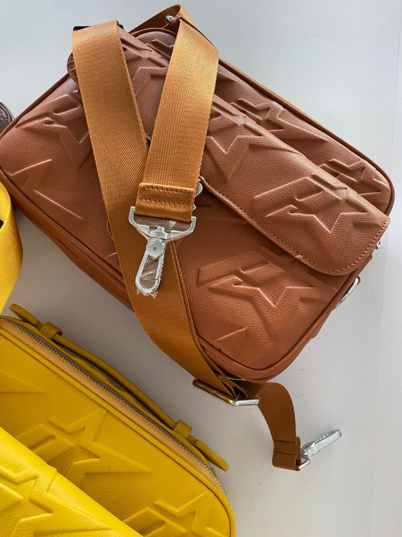 BROWN LEATHER LUXURY CROSSBODY BAG w/ COIN POUCH